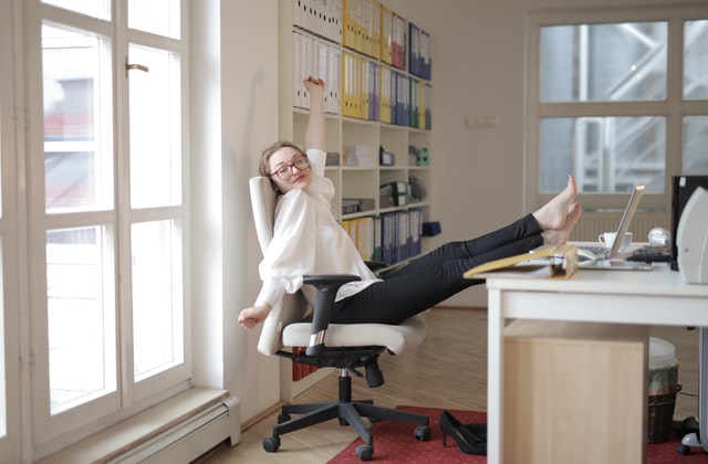 Stretches You Can Do at Your Desk